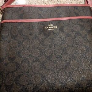Beautiful COACH messenger bag.Like new